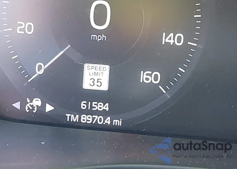 2021 Volvo Xc40 T5 R-Design z USA, uszkodzony, nr VIN YV4162UM3M2576085